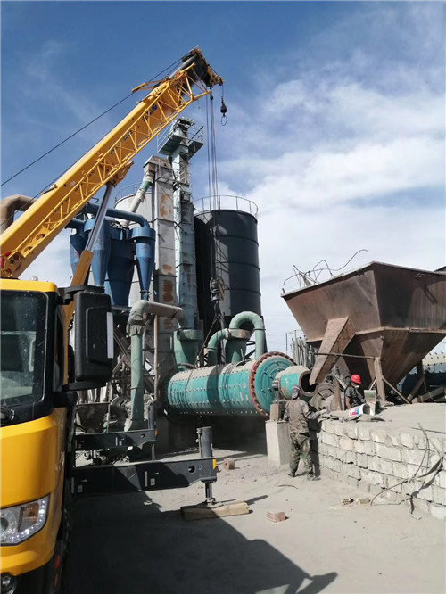 荆州市设备搬运等各类工程项目中，吊车起着关键作用