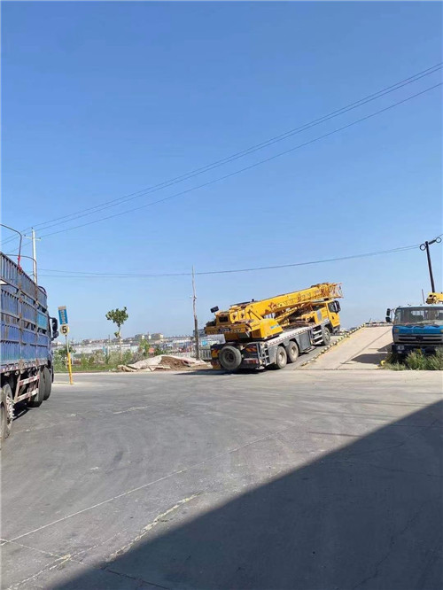 荆州市25吨吊车的租赁价格大概是多少？