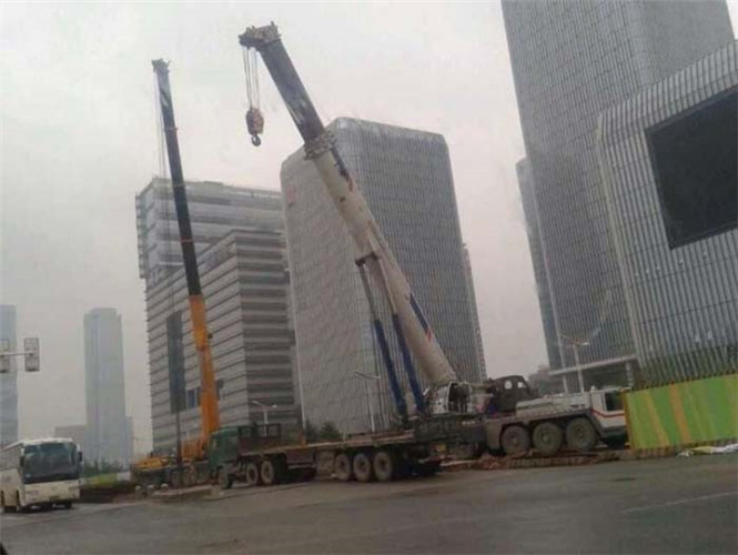 荆州市“自动找平”—— 吊车的 “平地神器” 技术